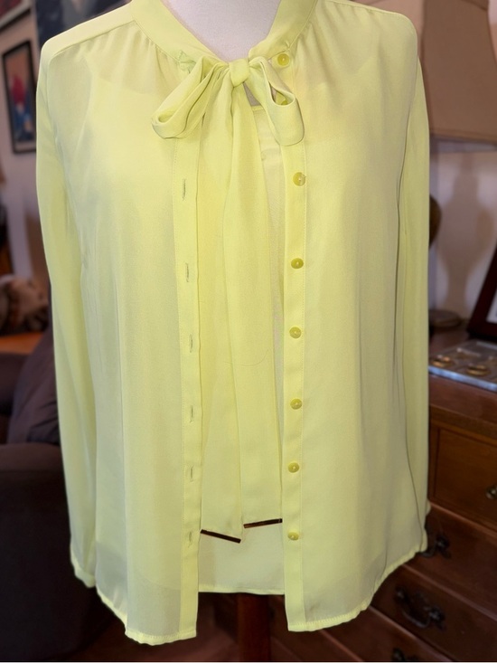 Worthington 2 pc Set Tie-Neck Blouse and Camisole - Picture 2 of 13